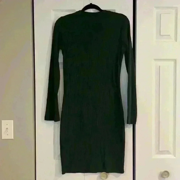 Green H&M dress. - Picture 5 of 5